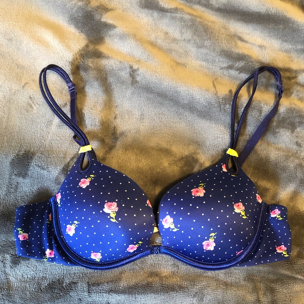 34B push up Victoria’s Secret bra
